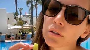 Elle est également connue sous son ancien nom marital. Agata Hanychova Zase O Rok Starsi Je To Sileny Priznala Stars24 Cz