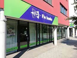 3 socialiniai puslapiai, įskaitant facebook ir youtube, internetinė svetainė ir daugiau apie šį verslą. Fio Fio Banka