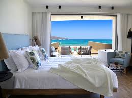 Situé à imerovigli, cet établissement rendra à n'en pas douter votre lune de le grace santorini se trouve tout prés d'une des plus belles églises de santorin, une église du 15ème siècle parfaitement conservée ! Top 10 Des Villas Et Chambres D Hotel Avec Piscine Privee En Grece Par Oovatu