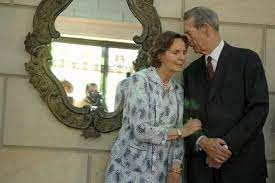 Manolescu, marian munteanu, dorin tudoran, mirela, cred ca era si principesa margareta (nu apare clar), eu. Regina Ana Si Regele Mihai Istoria Unei CÄƒsÄƒtorii Interzise De Comunisti