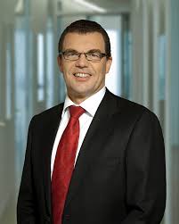 Santander consumer finance is a leading consumer finance company present in 15 european countries: Dr Arnd Verleger Ist Zum 1 Oktober Vorstandsmitglied Der Santander Consumer Bank Presseportal