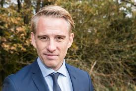 Qui contient leur vie, le catalogue, la critique, le jugement, la chronologie, l'analyse et ce qu'ils renferment de. Ai Art Rooijakkers Raakte Gewond Tijdens Opnamens Wie Is De Mol
