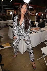 Check spelling or type a new query. Bella Hadid Owned The Dior Men S Front Row With Her New Down To There Hair Vogue