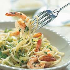 Swimming in a garlicky white wine sauce, this easy shrimp scampi recipe is on the table in just 15 minutes! Shrimp And Leek Linguine In White Wine Sauce Recipe Bon Appetit
