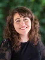 Sarah Kellogg's Instagram, Twitter & Facebook