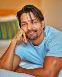 Excited for the next 12 months ✍🏽, 1. to wait and watch the 4 films which  r to release, (KunFayaKun, Dange, Miranda, F9) 🎥 2. to run 100 mtr within  12 seconds