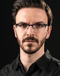 Jonathan Everett's Instagram, Twitter & Facebook