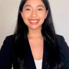 Elyse Thomas's Instagram, Twitter & Facebook