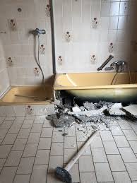 Badsanierung Von Alten Fliesen Zum Luxus Bad Der Vorher Nachher Vergleich Bad Sanierung Badezimmer Plan Bad Beton O Badsanierung Dusche Renovieren Luxusbad