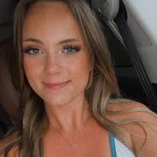 Emma Parson's Instagram, Twitter & Facebook