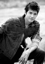 Mario maurer and pimchanok luevisadpaibul, the main stars of the movie, arrived in the philippines together on august 3, 2013 for their fan conference on the following day as part of their endorsement deal with a local clothing brand. Mario Maurer Mario Maurer Mario Actors