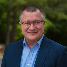 Lloyd Goode's Instagram, Twitter & Facebook