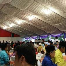 Entah apa alasan dia bertransmigrasi sampai ke era ini, yang pasti. Sri Perdana Kediaman Rasmi Perdana Menteri Malaysia Seputih 0 Tips