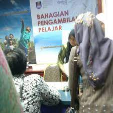 Universiti teknologi mara (uitm) cawangan negeri sembilan kampus seremban 3 persiaran seremban tiga 1, seremban 3 70300 seremban, negeri sembilan malaysia. Bahagian Pengambilan Pelajar Uitm Shah Alam Selangor