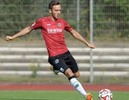 5 mayıs 1994 tarihinde stuttgart'ta dünyaya gelen kenan karaman, altyapı kariyerinde mtv stuttgart, vfb stuttgart, stuttgarter kickers ve tsg 1989. Kenan Karaman Aksam Evlendi Kampa Geri Dondu