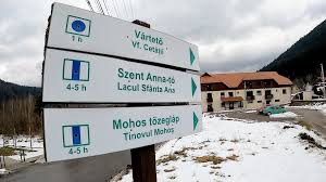 Lacul sfânta ana se află în județul harghita, în aproprierea orașului tușnad. BÄƒile TuÈ™nad Iarna Lacul Sfanta Ana IngheÈ›at Piatra È™oimilor È™i PodeÈ›ul De Peste Olt