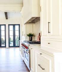 Benjamin Moore Creamy White Kitchen Cabinets Google Search Painted Kitchen Cabinets Colors White Kitchen Paint Colors Off White Kitchens