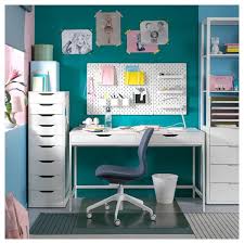 From welcoming beds to roomy chests of drawers, all in a choice of colours, there's everything you need for creating a. Bureau Ikea Selection De 10 Modeles De Bureau A Adopter