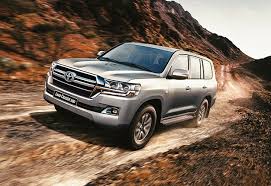 Тойота ленд крузер 200 в москве в автосалонах тойота центр новорижский, тойота центр сити, тойота центр сокольники, тойота центр шереметьево, тойота центр рублевский, тойота центр ясенево. The Toyota Land Cruiser 200 Undergoes A Few Design Tweaks And A Host Of New Features Wheels