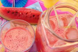 Il Centrifugato di Anguria, Pesca e Zenzero. LAnguria Regina dellEstate,  come Scegliere la Migliore! - Ricette di Cucina