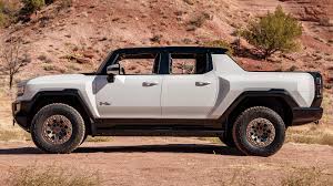 An electric suv will follow in 2022, with the pickup truck being called the hummer ev sut, and the suv being called the hummer ev suv. the hummer ev sut was officially revealed on october 20, 2020, during the 2020 world series. 2022 Gmc Hummer Ev Electric Supertruck With 11 500 Lb Ft Of Torque