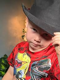 Identifying ZZ Top band members in a western themed photo