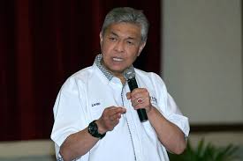 Ketua umno bahagian bandar tun razak, datuk rizalman mokhtar mengakui beliau merupakan pemimpin umno yang ditahan selepas didakwa positif dadah dalam satu serbuan di pusat karaoke pada isnin lalu. Isu Ketua Umno Bahagian Positif Dadah Akan Dibincang Dengan Pm Zahid Semasa Mstar