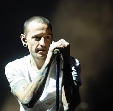 Chester bennington and chris cornell taken out for exposing illuminati sick freaks!? Linkin Park Sanger Chester Bennington Musikszene Trauert Welt