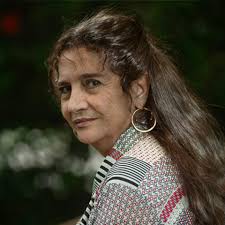 Petra Bravo's Instagram, Twitter & Facebook