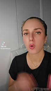 Mindy Matthews's Instagram, Twitter & Facebook