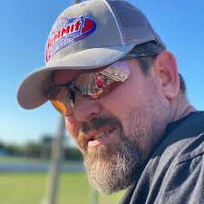 There are only 3 shopping days until Christmas! Stop in to the Winter  Farmers Market to get delicious baked goods and more foods for your holiday  parties and meals, and presents perfect