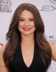 The lowes in decatur ala.this is not the best lowes i have been in the lumber section they have to many people waiting in line to check out i started going to home depot for that reason. Katie Lowes As Rachel Long Live The Scam Presenting The Cast Of Shonda Rhimes S Anna Delvey Netflix Series Popsugar Entertainment Photo 4