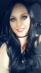 Hi my name is Julia ,living in the UK. Excited to be here .