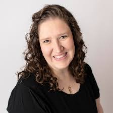 Laura Willis's Instagram, Twitter & Facebook