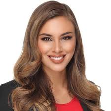 Adriana Andreas (@adriana_andreas)