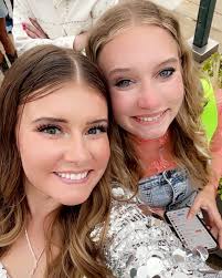 Many rolls of prewrap and tape later…the first week of grad school is in  the books! 🧻💛🖤