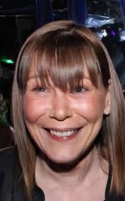 Rosalind Summers's Instagram, Twitter & Facebook