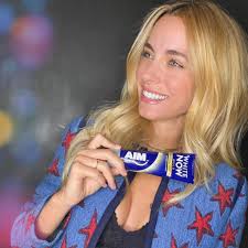 Bold as Gold ✨ Doukissa Nomikou #AIM #WhiteNowGold