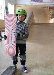 Skatepark je od firmy mystic construction a je celý postaven jako jeden celek s povrchem ze dřeva. Skola A Kurz Skateboardingu Skateskola Cz