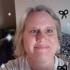 Suzanne Bronson's Instagram, Twitter & Facebook