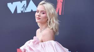 Zara maria larsson (born december 16, 1997) is a swedish singer. Zara Larsson Talks Drawing Inspiration From Abba For New Dance Track Love Me Land Hot 1017