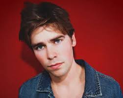 Exclusive Interview: Brett Landin Chats About Her Debut Single, "Small Town  Girl"