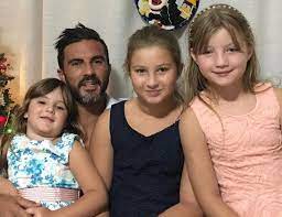 Sin embargo, al pasar los meses y conocerse que algunas personas se recontagian, la modelo expresó su preocupación por la salud de sus hijas. Cubero Cocina Bizcochuelo Junto A Sus Hijas Tras Fuerte Pelea Con Nicole Neumann