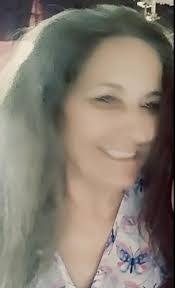 Lorraine Watts's Instagram, Twitter & Facebook