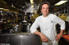 Lo chef stellato ha guadagnato la sua stella michelin a londra giorgio locatelli, 55 anni, di corgeno di vergiate, sulla sponda varesina del. Chain Restaurants Are Playing Russian Roulette With The Lives Of Millions Of Customers Daily Mail Online
