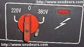 Nous avons fait encastrer des câbles réseau dans tout notre appartement, branchés sur une véritable armoire de brassage qui gère le téléphone, l'internet et la. Poste 230v 400v Comment Le Permuter En 230v