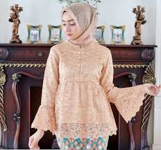 Grosir baju murah online shop kami dapat anda jadikan 1 sumber belanja baju. 40 Model Kebaya Muslim Yang Stylish Dan Trendi Untuk Kondangan Updated 2021 Bukareview