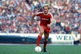 The bavarian club have confirmed … 1975 Schnell Steigt Rummenigge Zum Wichtigen Angreifer Beim Rekordmeister Auf Und Sorgt Als Sturmer Fur Jubel