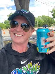 Day lights savings tailgate don't forget your extra hour of sleep 😴  tonight and the sun 🌞 will be out a little earlier this Sunday for those  that make it before sunrise