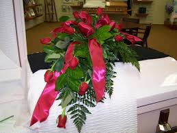 We've done a bit casket but what about men? Funeral Sympathy And Memorial Flowers For Men Blumen Luneas